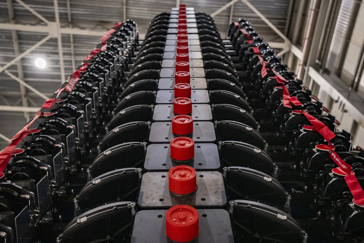 primeiro satélite com sinal de celular