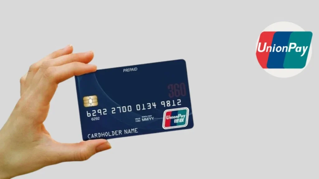 Cartão de débito e crédito com a bandeira da UnionPay.